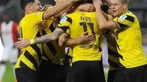 郑钦文迈阿密站遭遇萨巴伦卡连败，连续六战无一胜绩止步八强