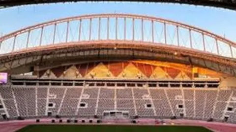 英联杯激战，托特纳姆4-3逆袭曼联夺冠